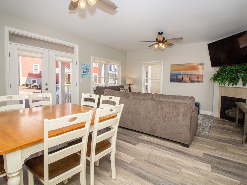 Main Level | Dining Room 
