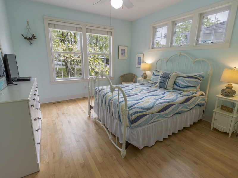 Main Level | Bedroom 1 | Queen | Attached Bath