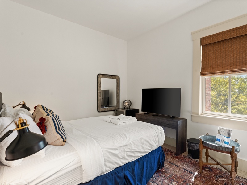 Carlton Landing-Meeting House Room2
