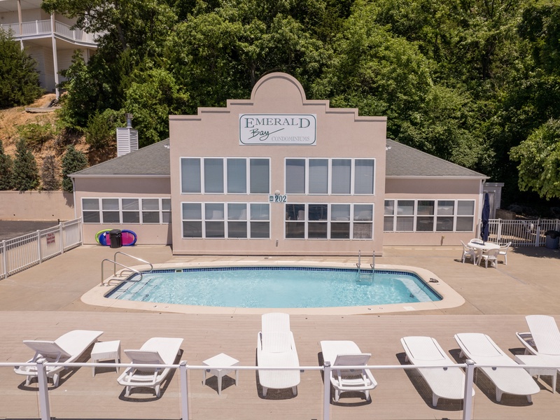 Lakeview pool