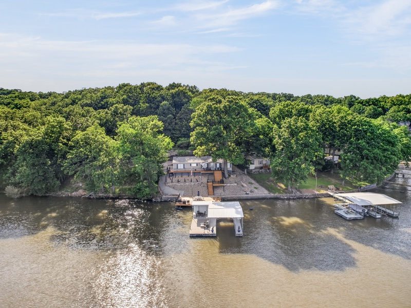AERIAL VIEW OF THE DOCK AND THE HOUSE