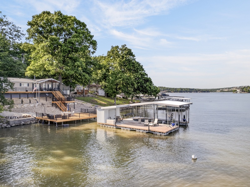 AERIAL VIEW OF THE DOCK AND THE HOUSE