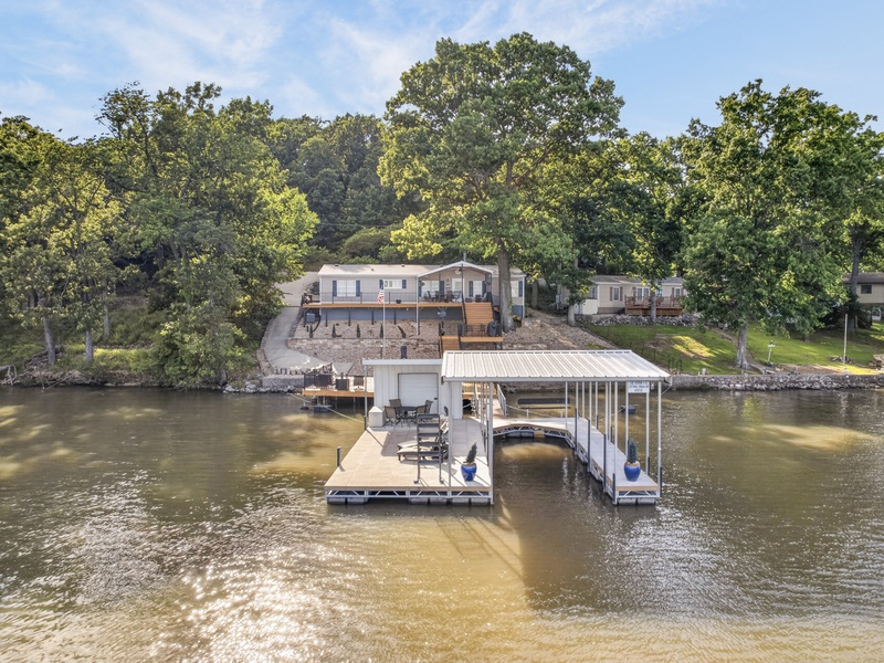 AERIAL VIEW OF THE DOCK AND THE HOUSE
