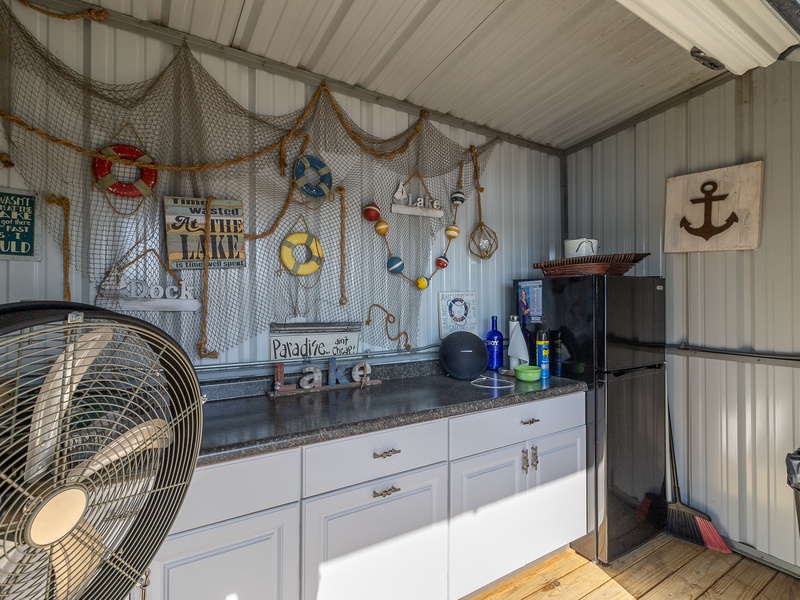 TIKI BAR