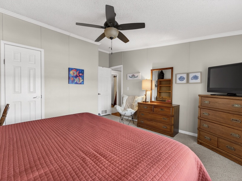 BEDROOM 2 - KING BED