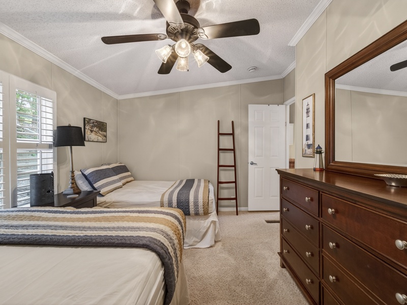 BEDROOM 3 - DOUBLE BED AND A QUEEN BED