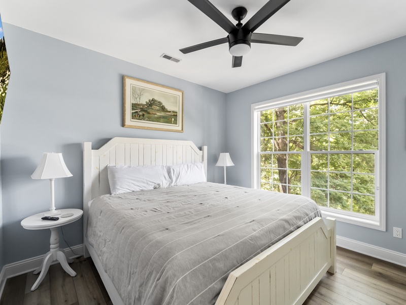 Bedroom 4 - King bed lower level