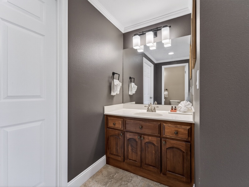 BATHROOM 4 - ADJOINING BEDROOM 3 ON LOWER LEVEL