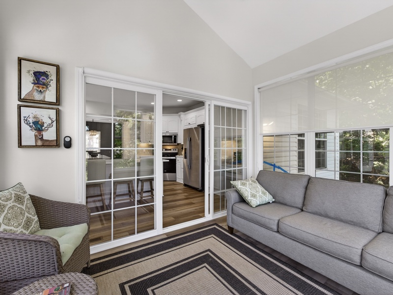 LAKEVIEW SUNROOM