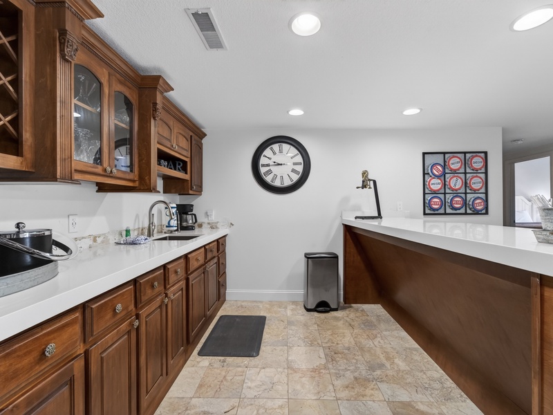 LOWER LEVEL KITCHEN/BAR