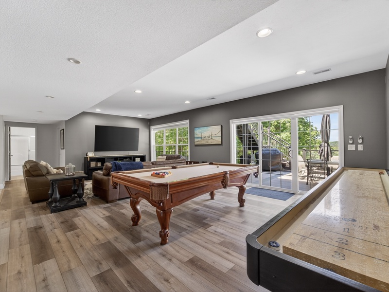 LOWER LEVEL LIVING/GAMING AREA