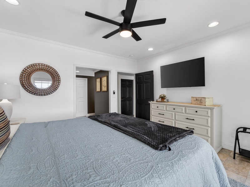 BEDROOM 3 - KING BED ON LOWER LEVEL