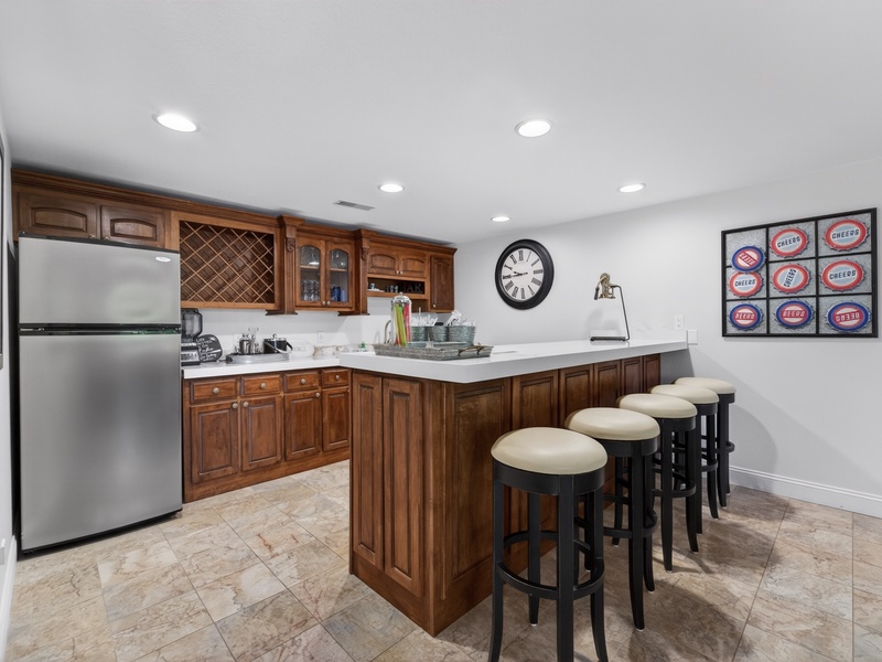 LOWER LEVEL KITCHEN/BAR