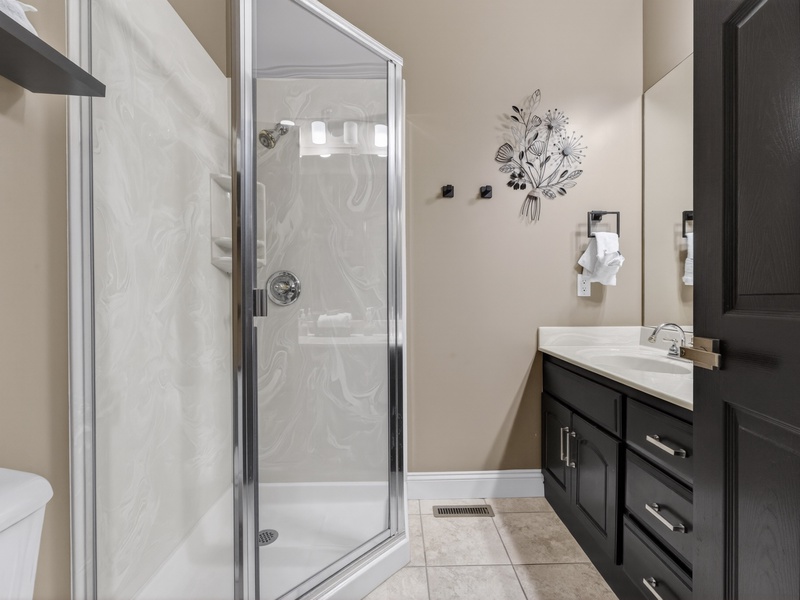 BATHROOM 2 - ADJOINING BEDROOM 2 ON MAIN LEVEL
