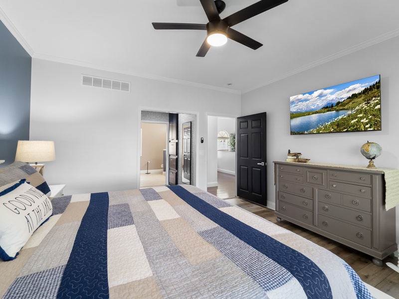 Bedroom 1 - King bed on main level