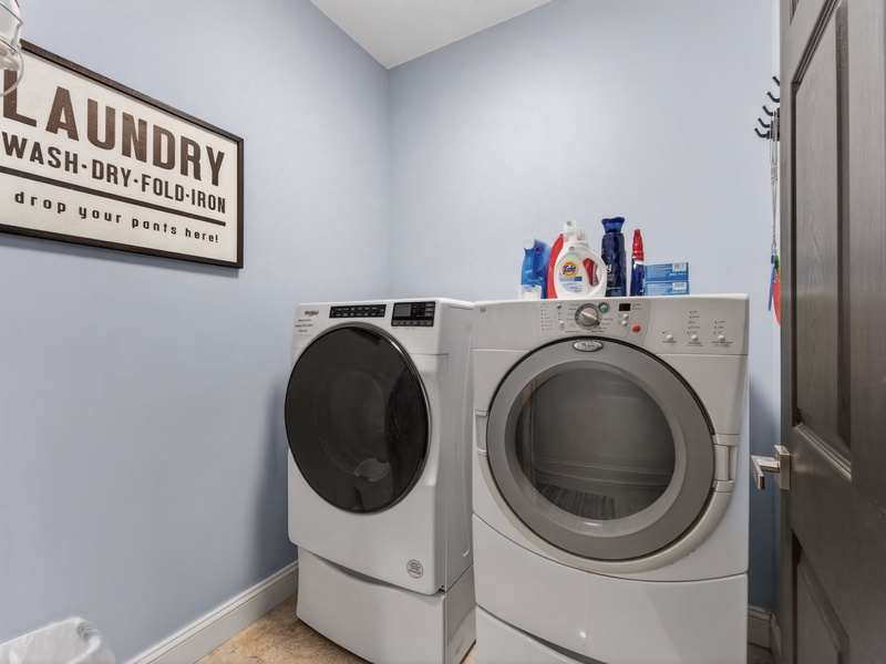 LAUNDRY ON MAIN LEVEL