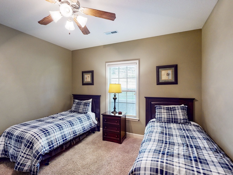 Bedroom 2 - 2 twin beds