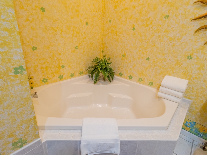 Bathroom 1 - adjoining bedroom 1
