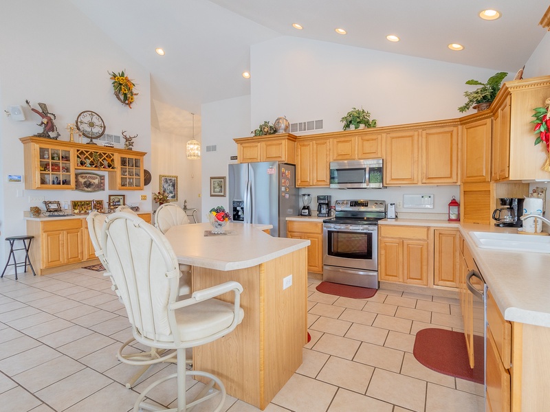 KITCHEN