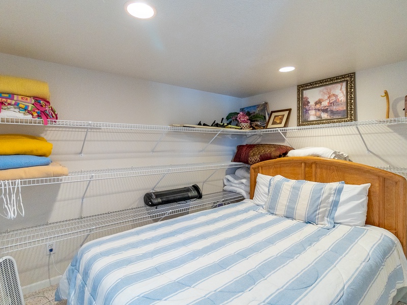 BEDROOM 7 - QUEEN BED ON LOWEST LEVEL