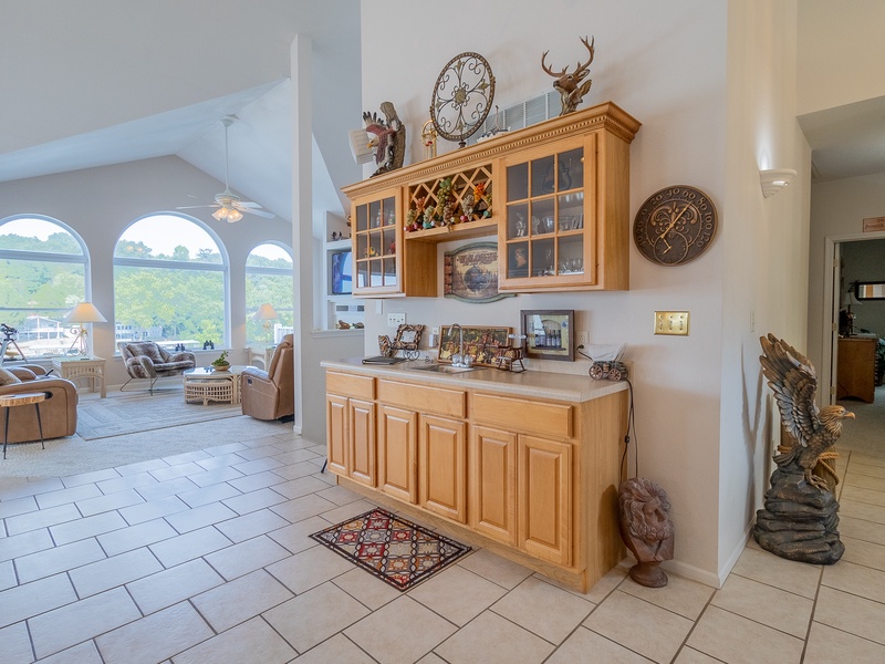MAIN LEVEL WET BAR