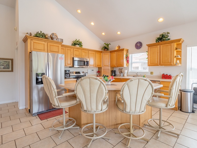 KITCHEN ISLAND