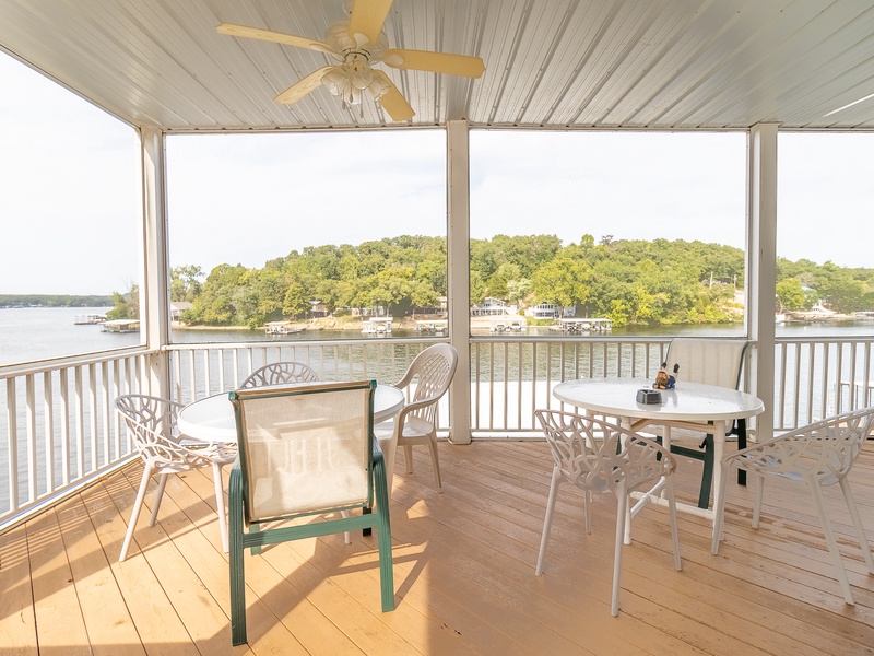 Screened in porch