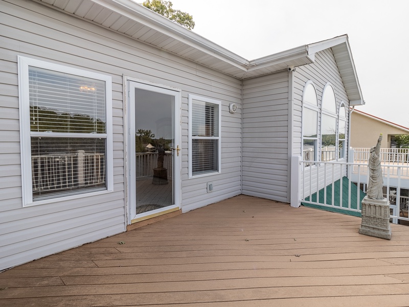 UPPER LEVEL DECK