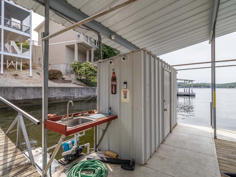 DOCK