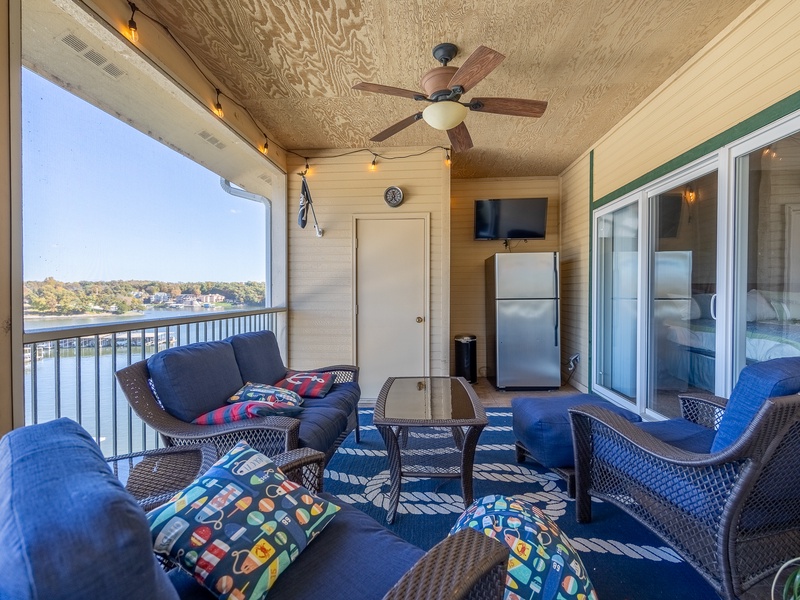 Lakeview screened in porch