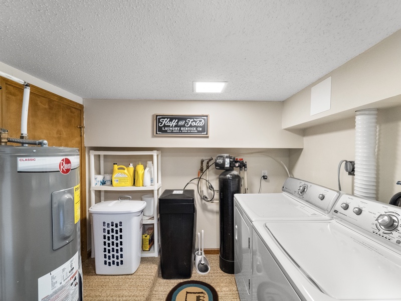 LAUNDRY ON LOWER LEVEL