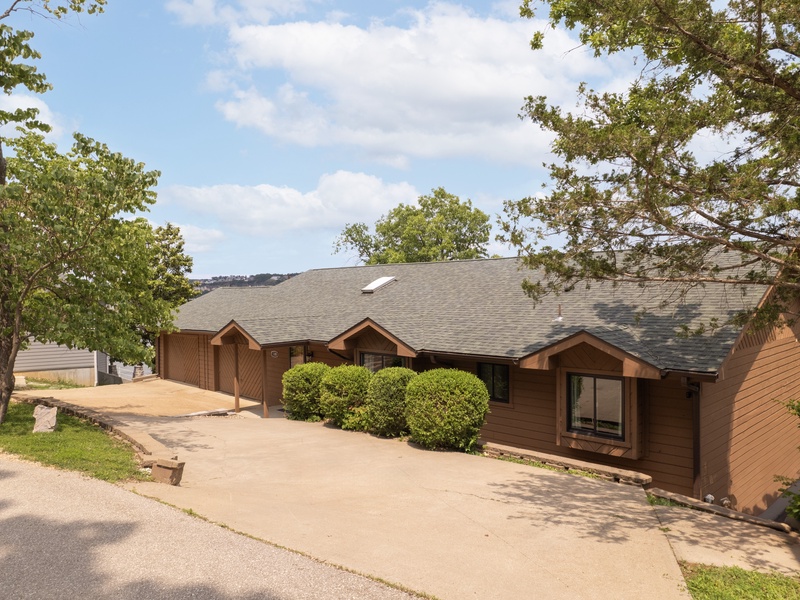 DRIVEWAY AND FRONT EXTERIOR