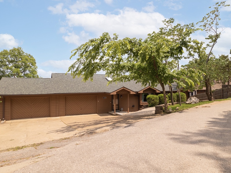 DRIVEWAY AND FRONT EXTERIOR