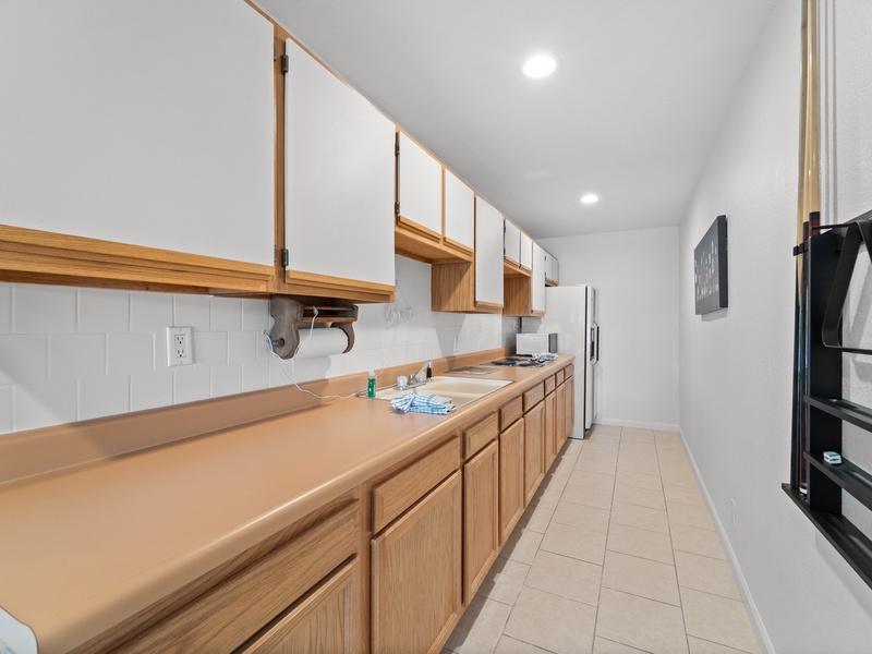LOWER LEVEL KITCHEN/BAR
