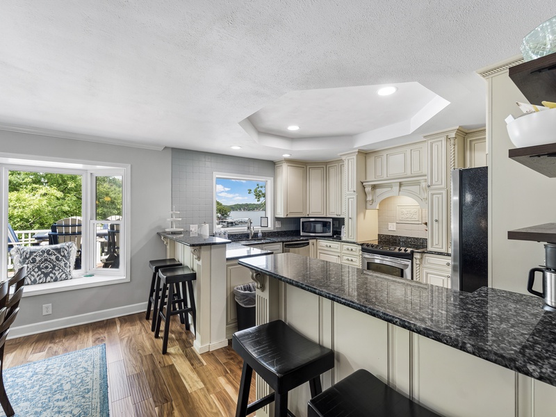 Breakfast bar and kitchen
