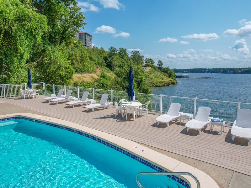 Lakeview pool