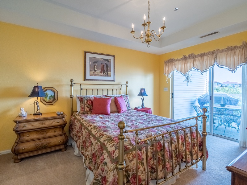 Bedroom 1 - Queen with lakeview