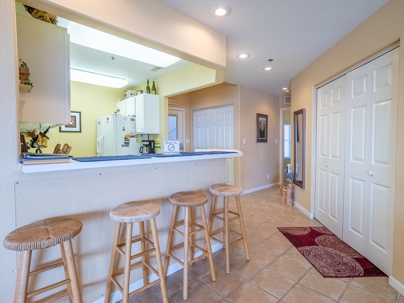 Breakfast bar and kitchen