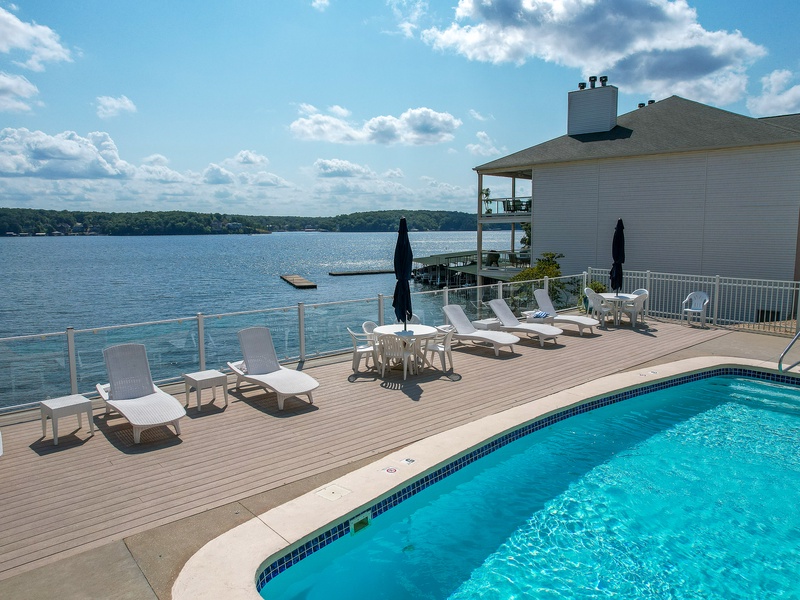 Lakeview pool