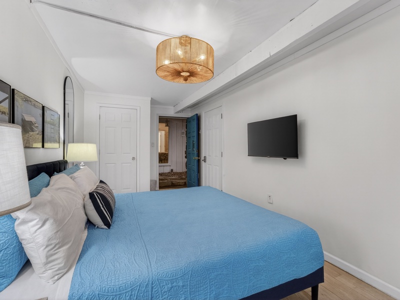 BEDROOM 1 - KING BED WITH FUTON ON MAIN LEVEL