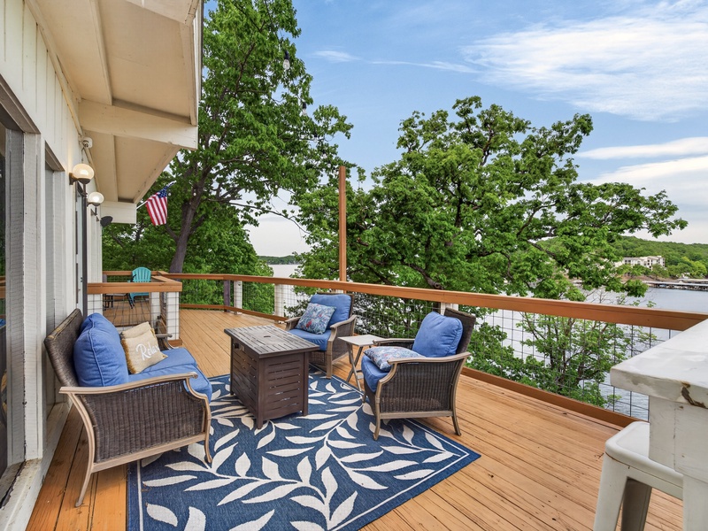 LAKESIDE DECK MAIN LEVEL
