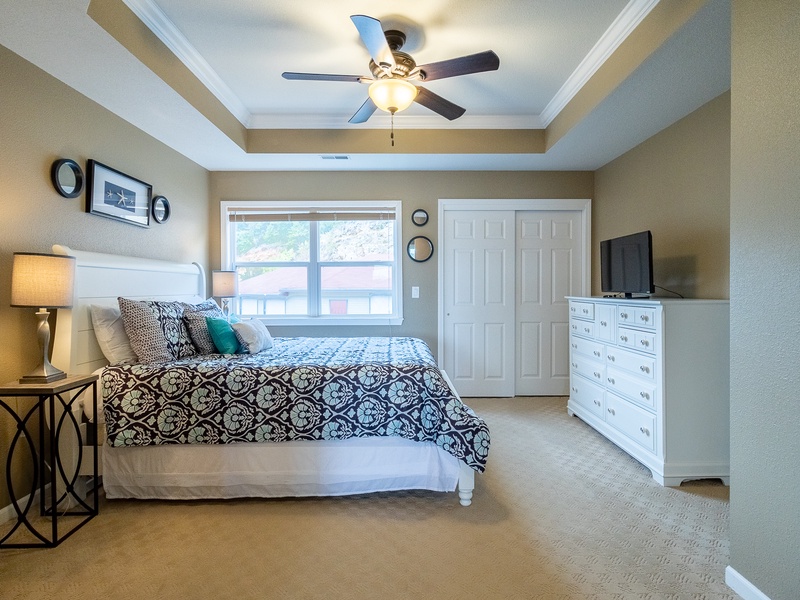 BEDROOM 3 WITH QUEEN BED