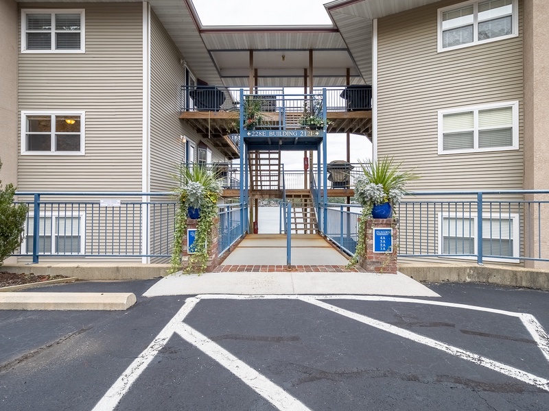 STAIRS TO BUILDING