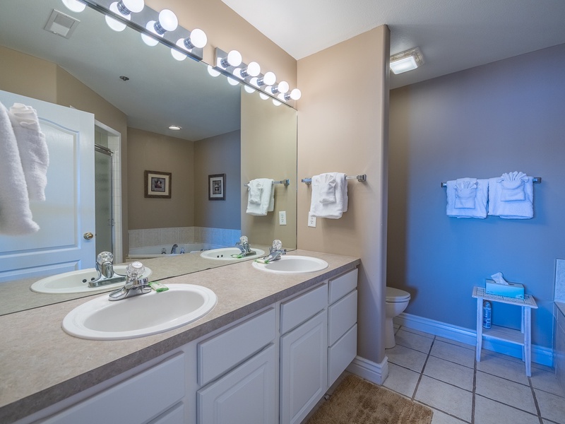 Bathroom 3 - adjoining bedroom 3
