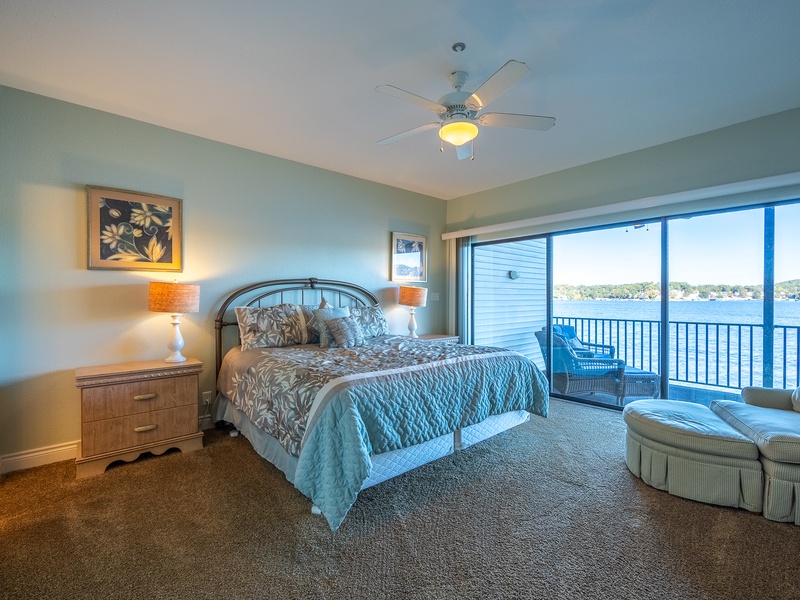 Bedroom 3 - King with lakeview