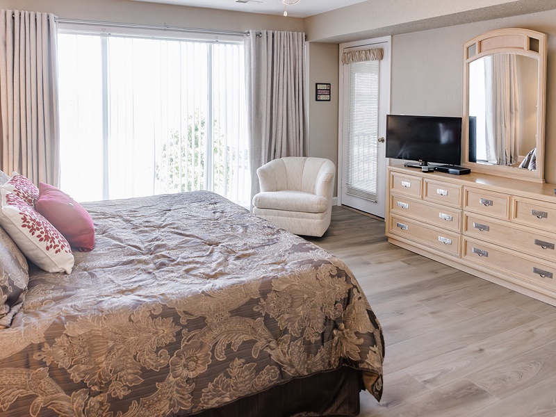 BEDROOM 1 - KING BED