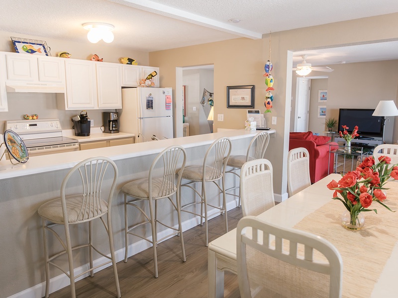 BREAKFAST BAR AND KITCHEN