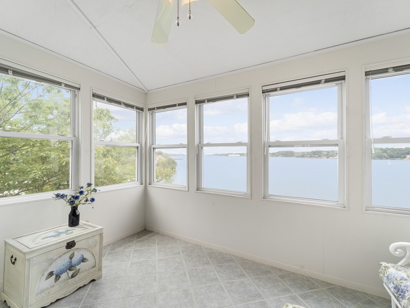 Four seasons room off bedroom 1