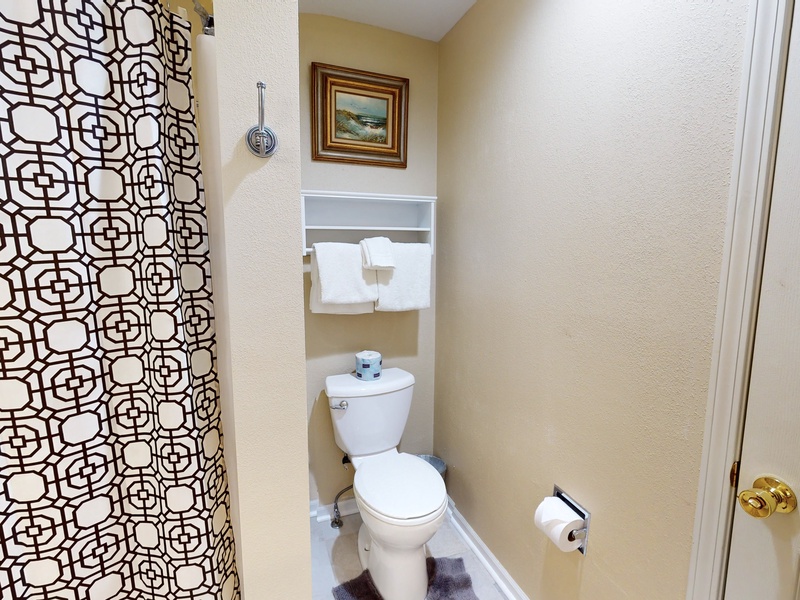 BATHROOM 3