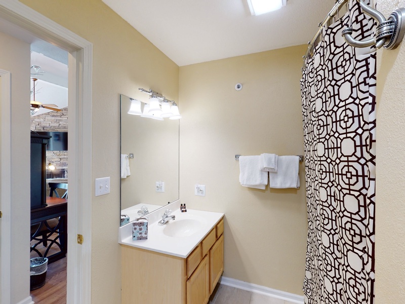 BATHROOM 3